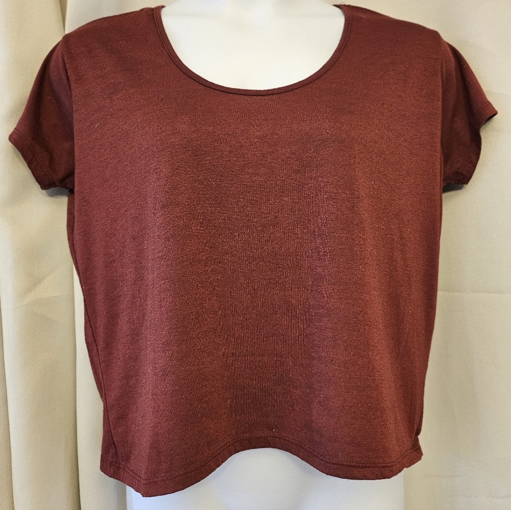 Medium Women’s Short Sleeve Scoop Neck Top - Rust